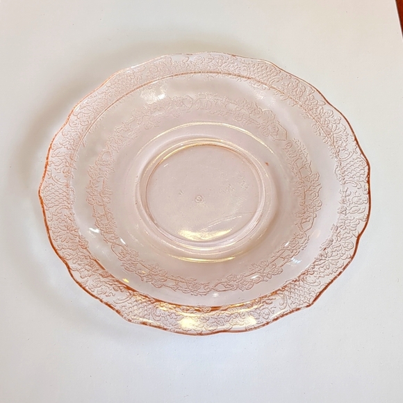 Federal Normandie Lattice & Floral Pink Depression cups and saucers - Picture 4 of 6